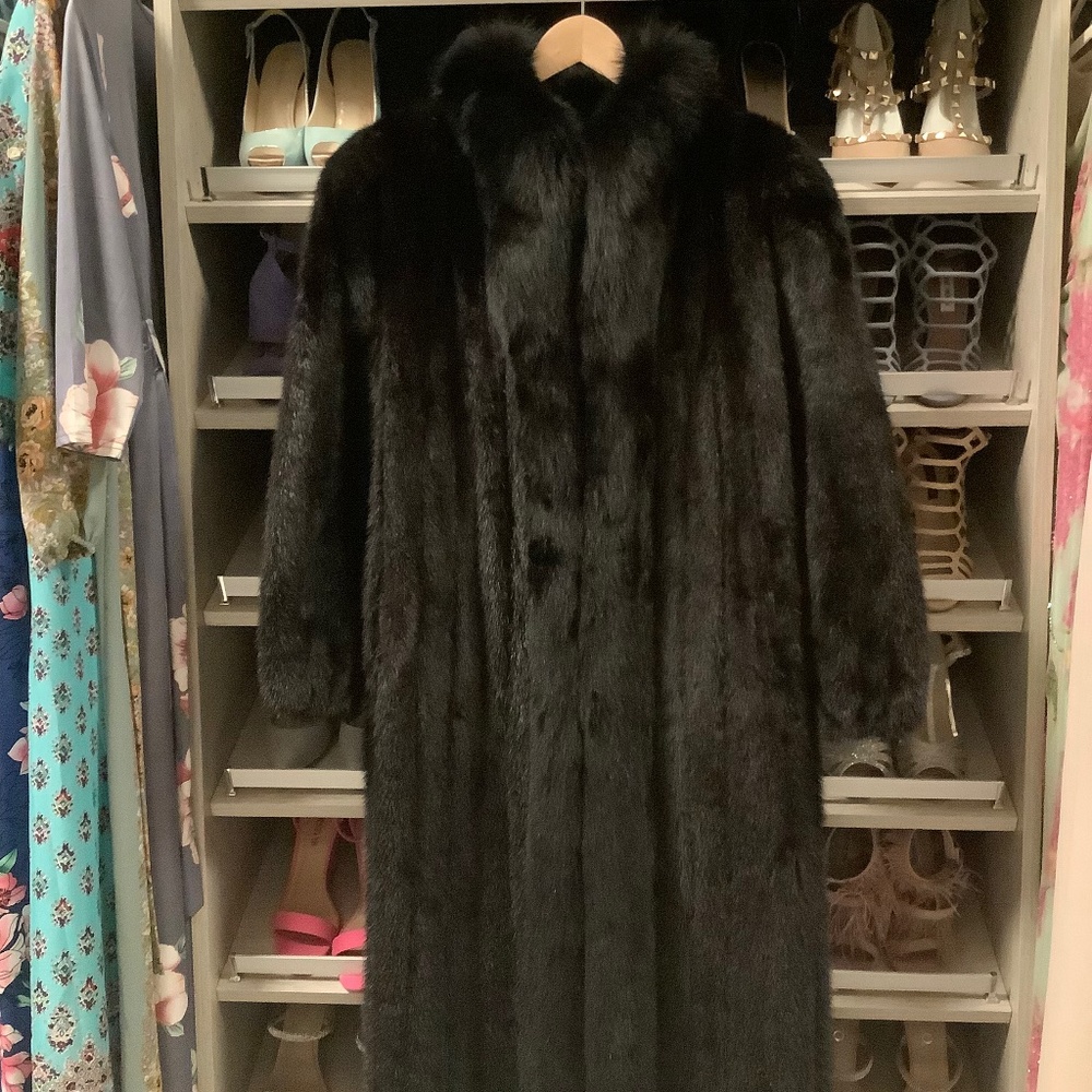 Saga Mink Royal Collection With Fox Tuxedo Collar - image 2